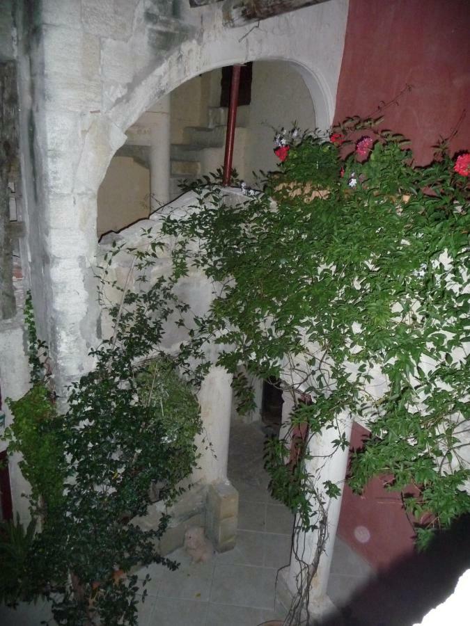 La Villages Chambres D'Hotes Vallabrègues Exteriör bild